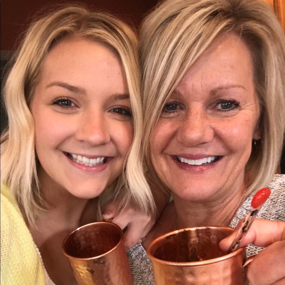 Meet your Posher, Dayna